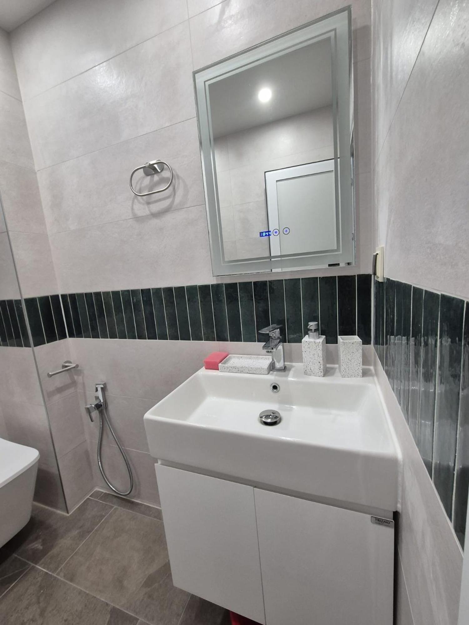Sea Treasure Apartment Варна Екстериор снимка